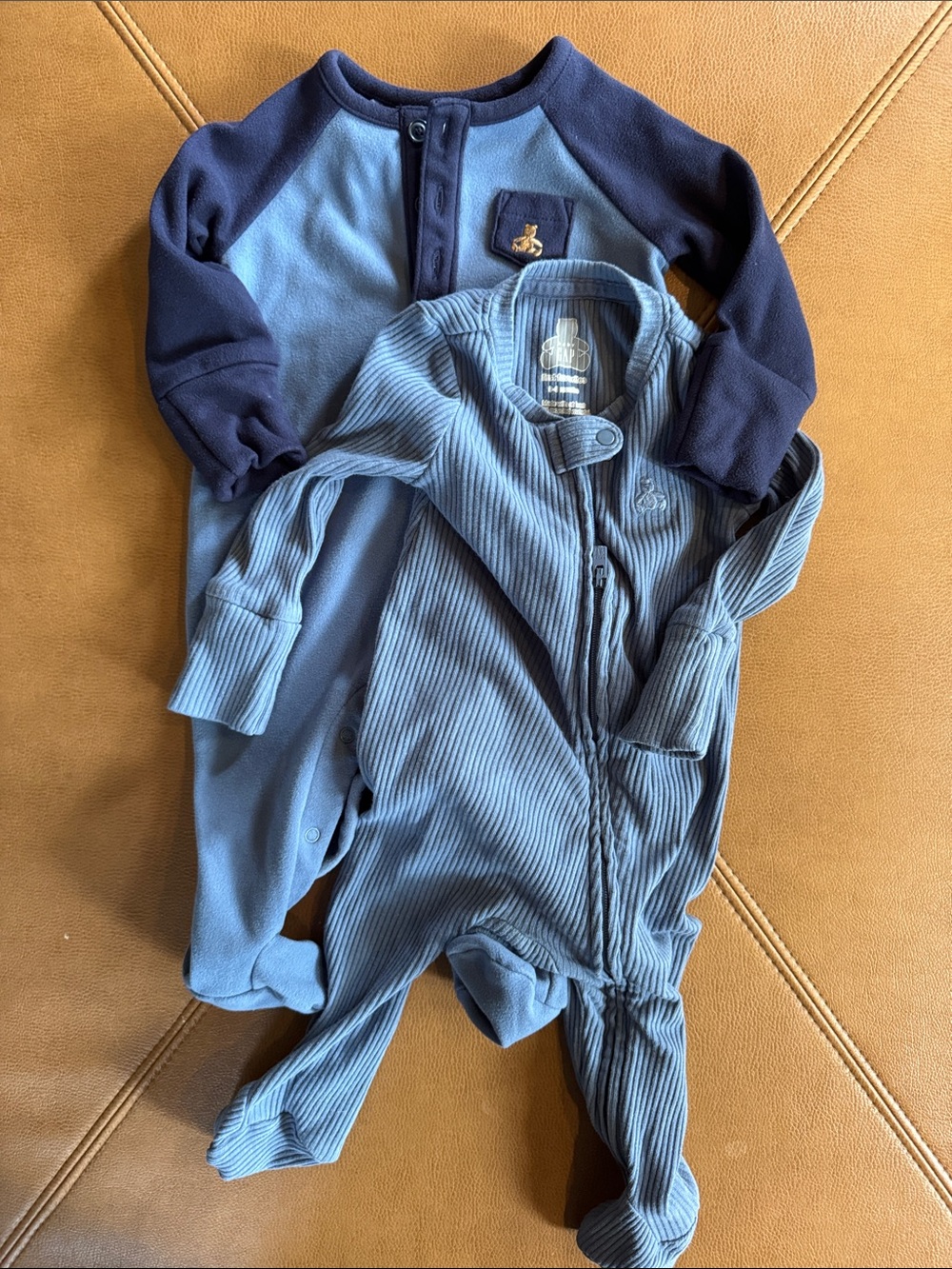 Gap baby bundle 2 one piece onesies
